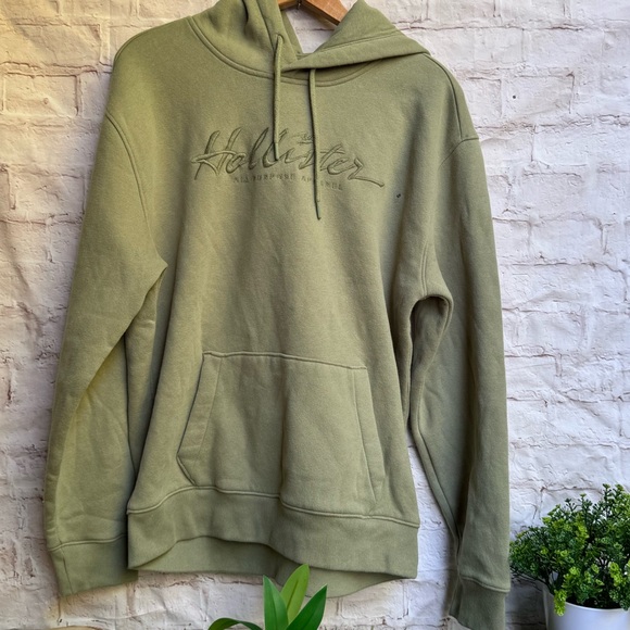Men's Green Logo Graphic
Hoodie size Small New with tags - Picture 2 of 3